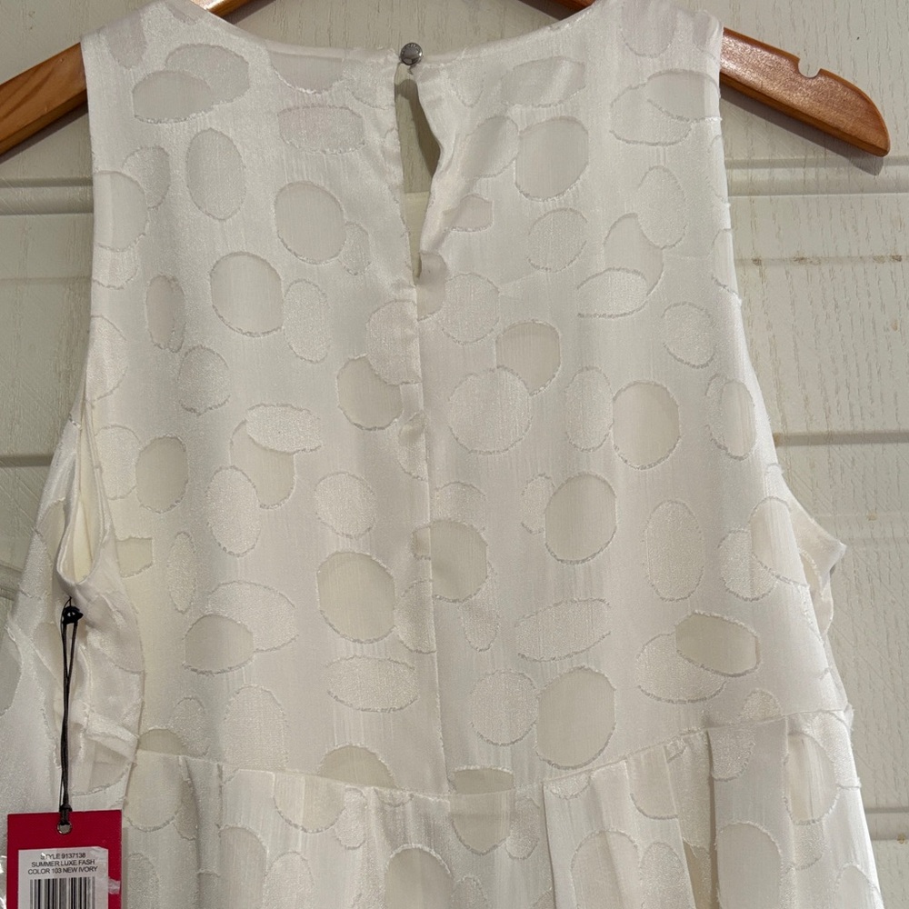 Vince Camuto White Circle Pattern Blouse - Picture 5 of 8